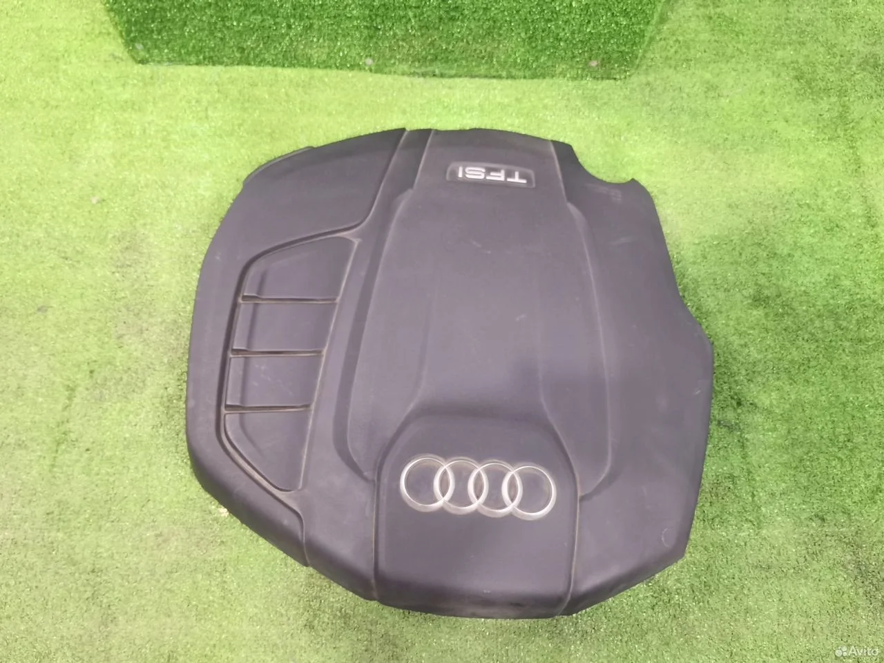 Крышка двс декоративная audi q5 8r