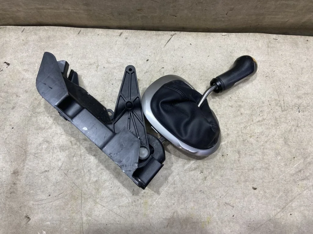 341011KA0A Кулиса МКПП Nissan Juke F15