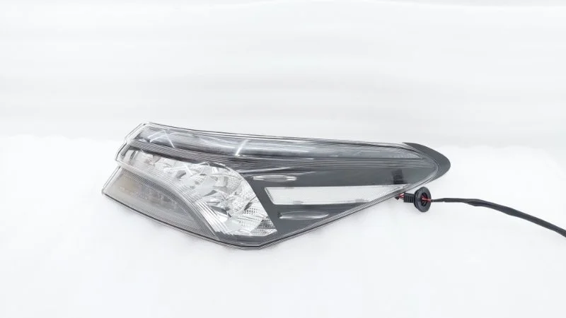 Фонарь Toyota Camry 2020 70