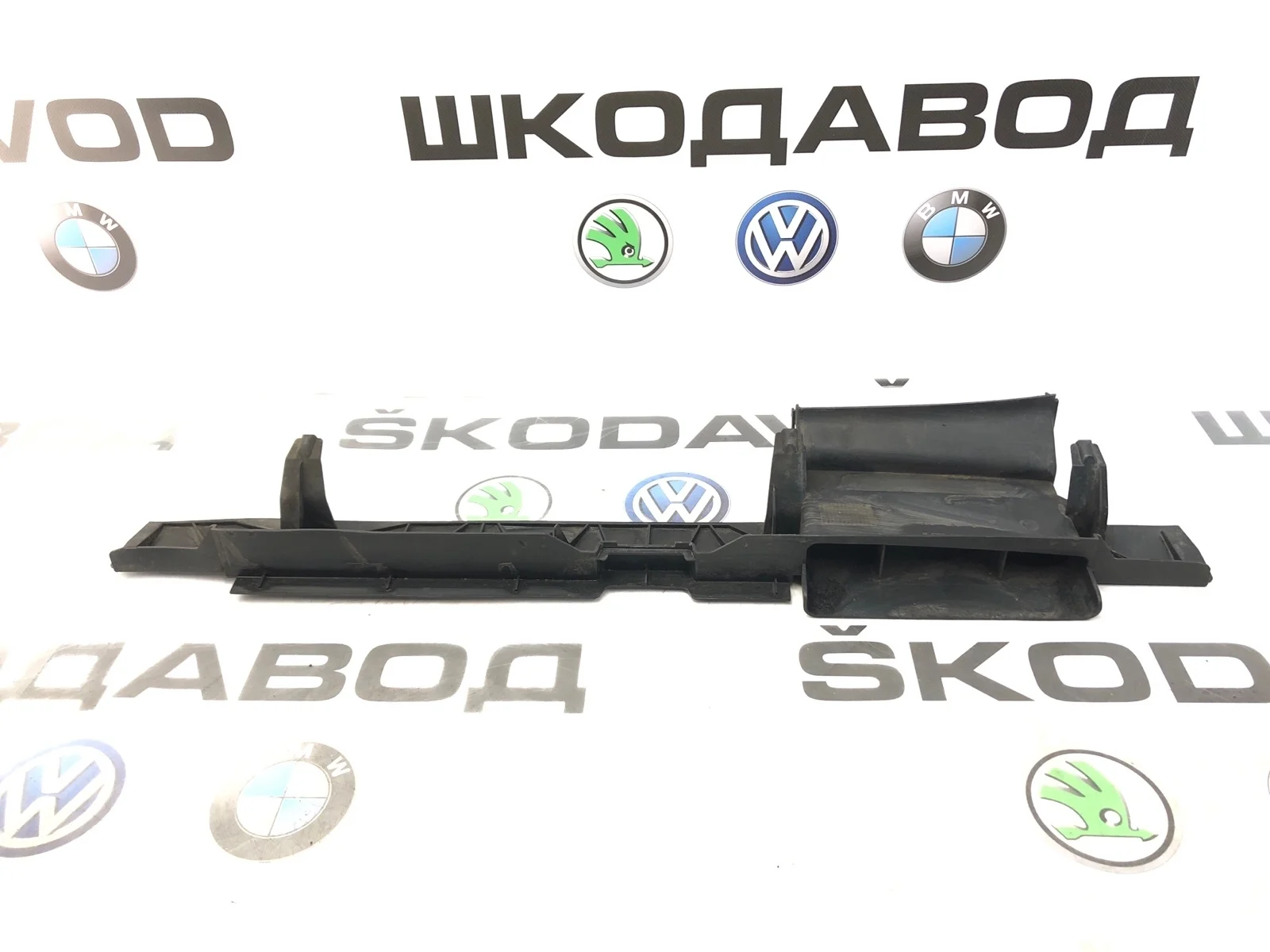 Воздухозаборник Skoda Yeti 2014 5L0121285B 5L 2.0 CFHC