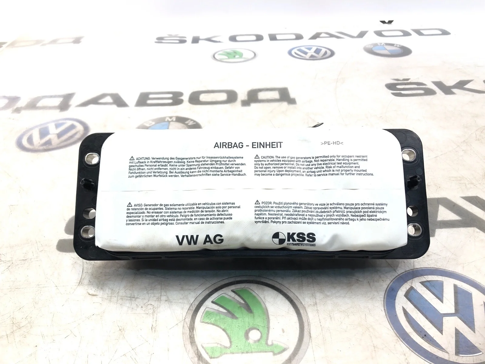 Подушка безопасности пассажира Skoda Octavia 2015 8V0880204E A7 (5E) 2.0 CKFC