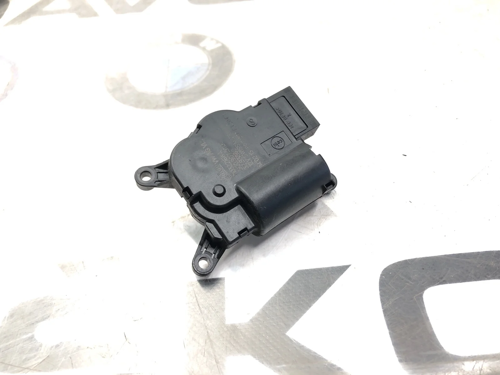 Сервопривод заслонки печки Skoda Octavia 2015 5Q0907511K A7 (5E) 2.0 CKFC