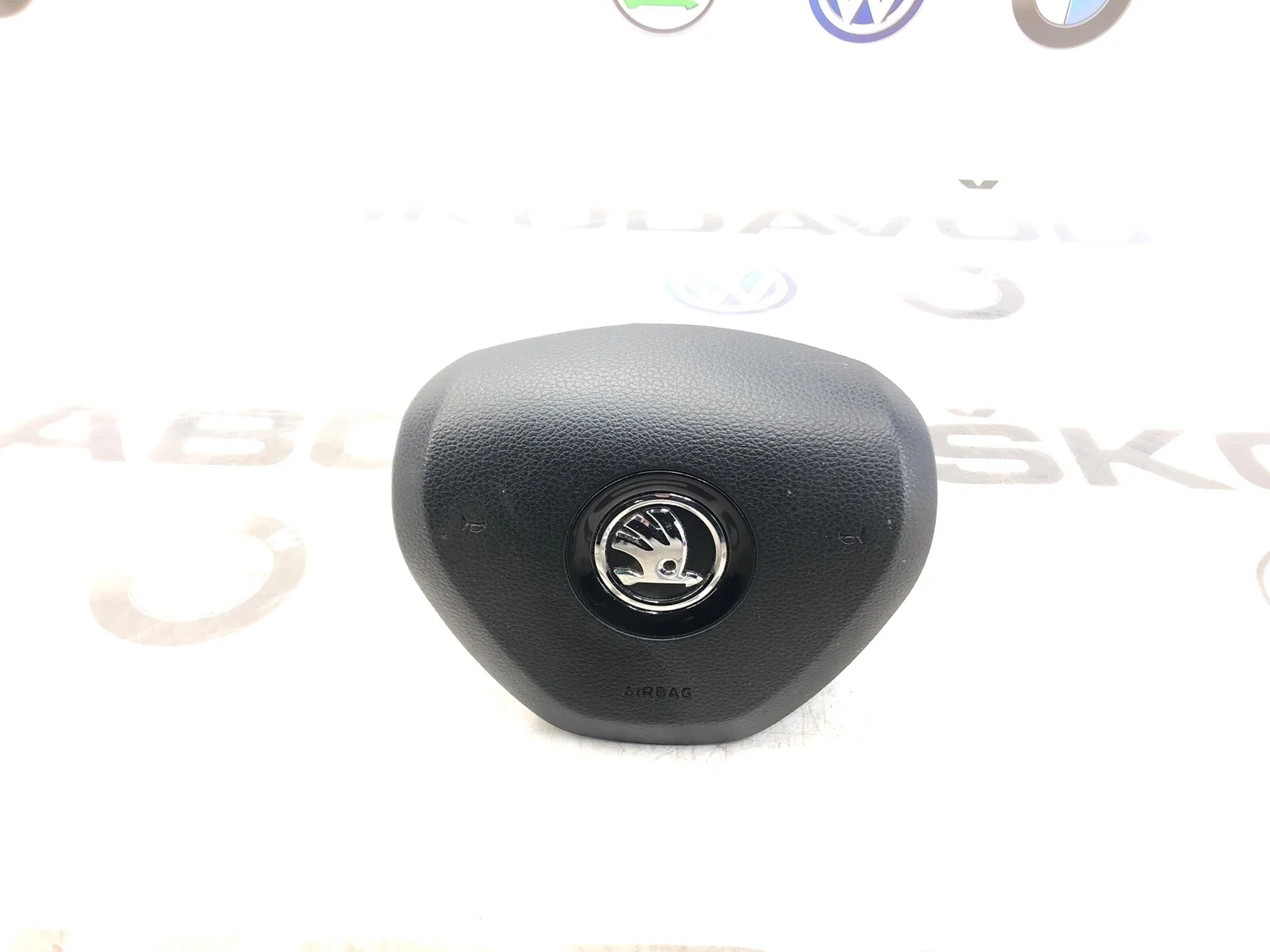 Подушка безопасности водителя Skoda Octavia 2015 5E0880201B A7 (5E) 2.0 CKFC