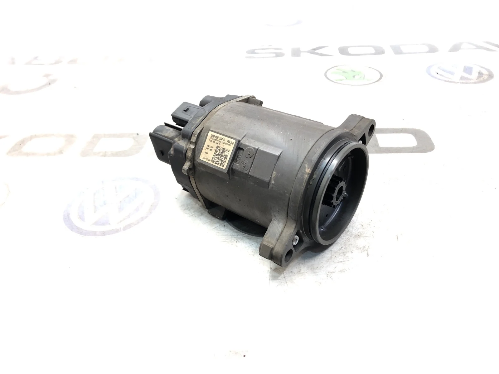 Мотор рулевой рейки Skoda Octavia 2015 5Q0909144R A7 (5E) 2.0 CKFC