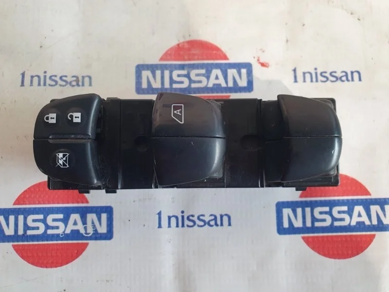 Блок управления стеклоподъемниками Nissan Qashqai 2015 254014EA0A J11 HRA2, передний