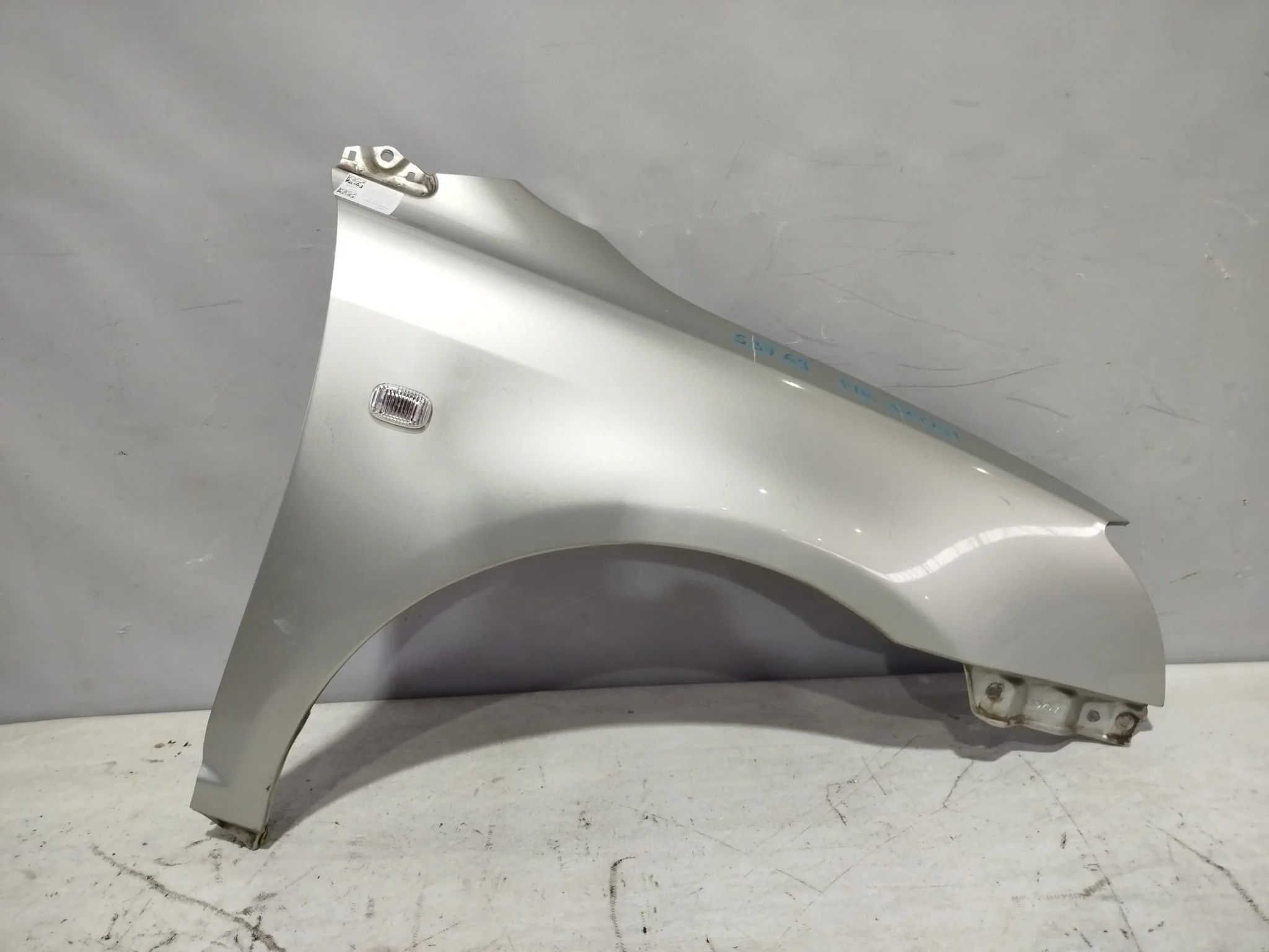 КРЫЛО TOYOTA AVENSIS ADT250 ADT251 AZT250 AZT250W AZT251 AZT251W AZT255 AZT255W CDT250 ZZT250 ZZT251 5381105020 ПЕРЕДНЕЕ ПРАВОЕ 1 МОДЕЛЬ серебро, 1C0 S3769