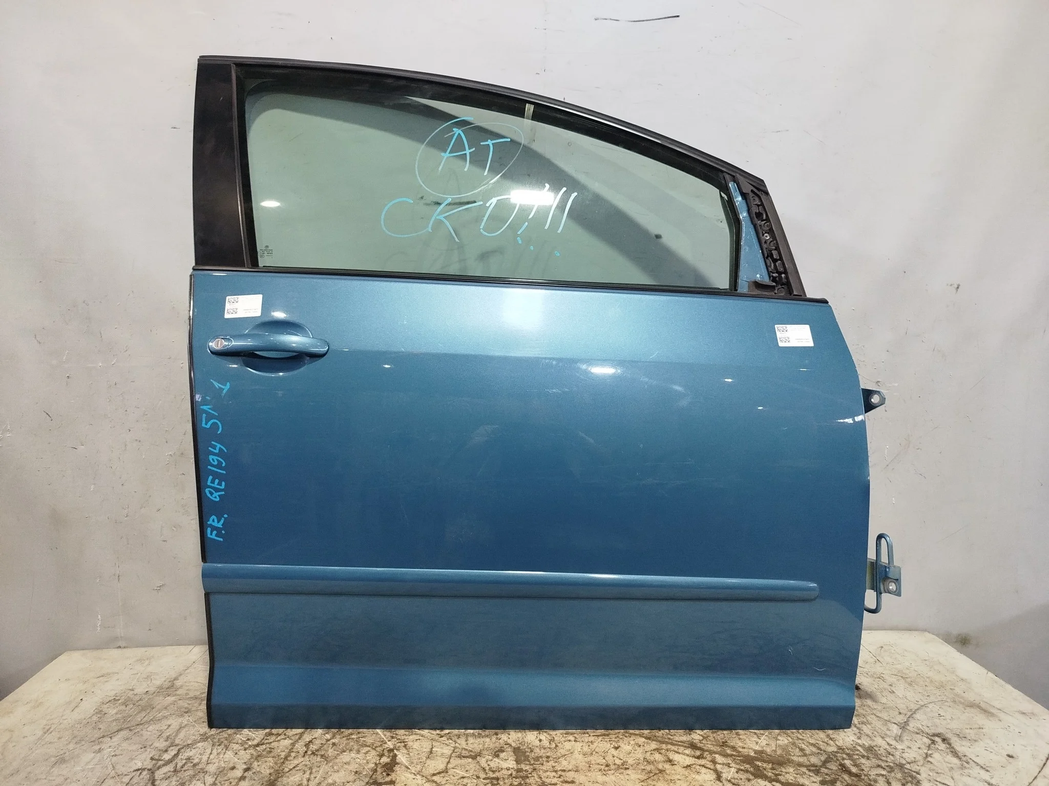 ДВЕРЬ VOLKSWAGEN GOLF PLUS 5M1 MK5 5M0831302P ПЕРЕДНЯЯ ПРАВАЯ синий, LA5S QE194