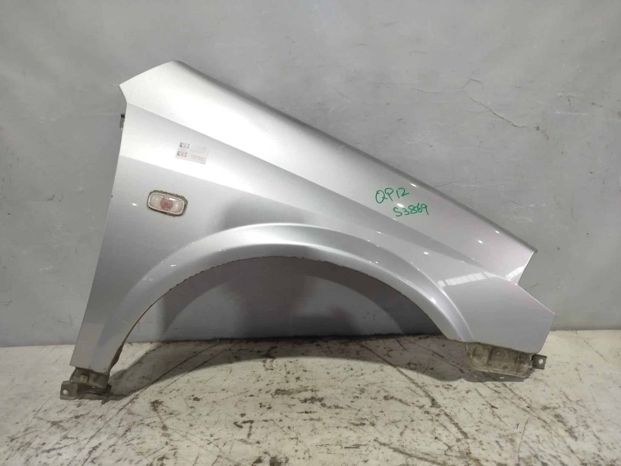 КРЫЛО NISSAN PRIMERA HP12 QP12 RP12 TNP12 TP12 WHP12 WRP12 WTNP12 WTP12 63100AU030 ПЕРЕДНЕЕ ПРАВОЕ серебро, KY0 S3869