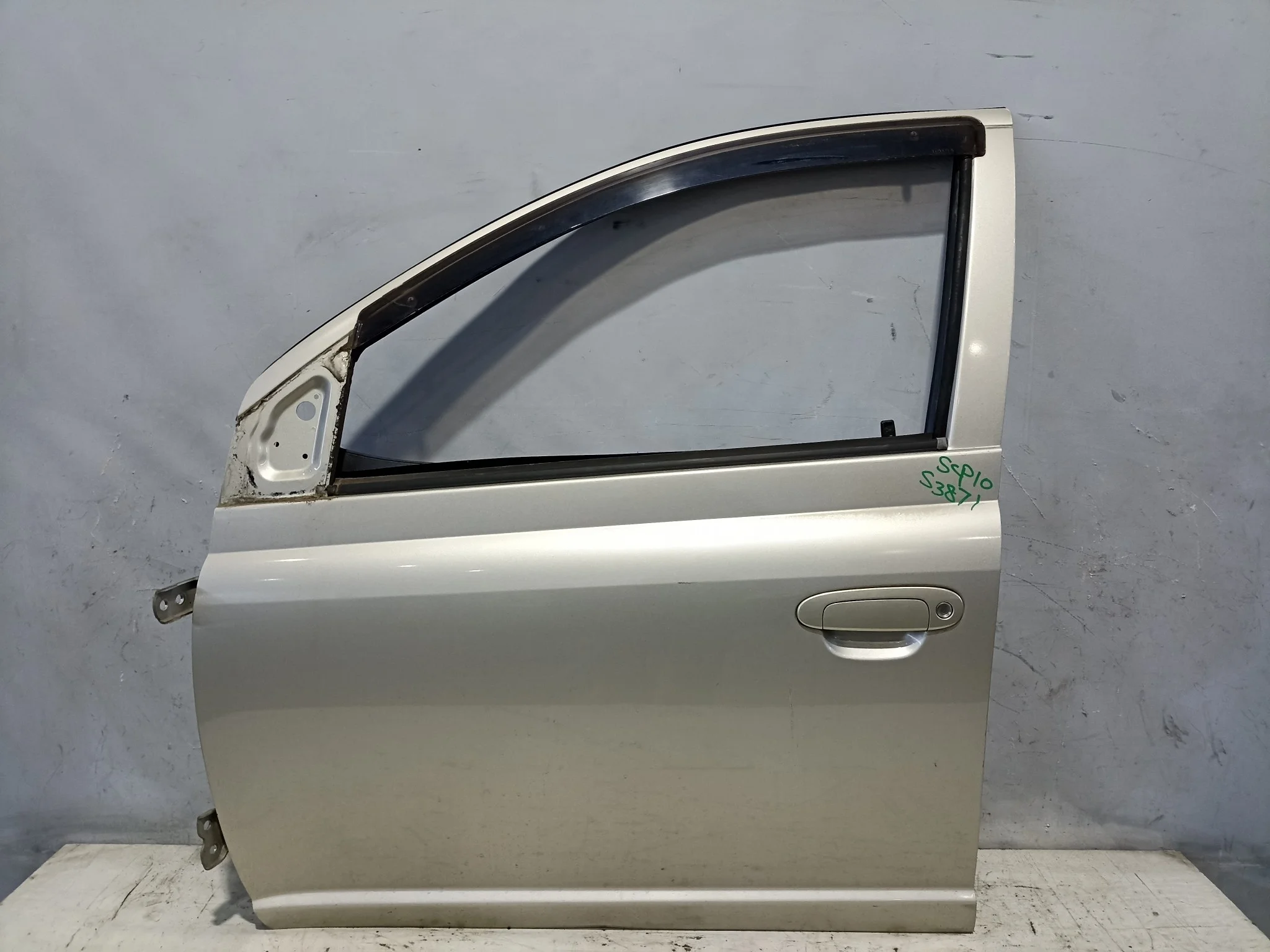 ДВЕРЬ TOYOTA ECHO PLATZ VITZ YARIS NCP10 NCP12 NCP13 NCP15 NCP16 SCP10 SCP11 SCP13 6700252011 ПЕРЕДНЯЯ ЛЕВАЯ 5 DOOR бежевый, 586 S3871