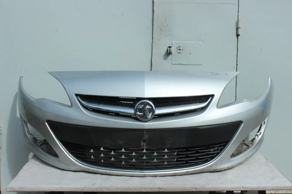 Бампер передний с решётками Opel Astra J 2012-