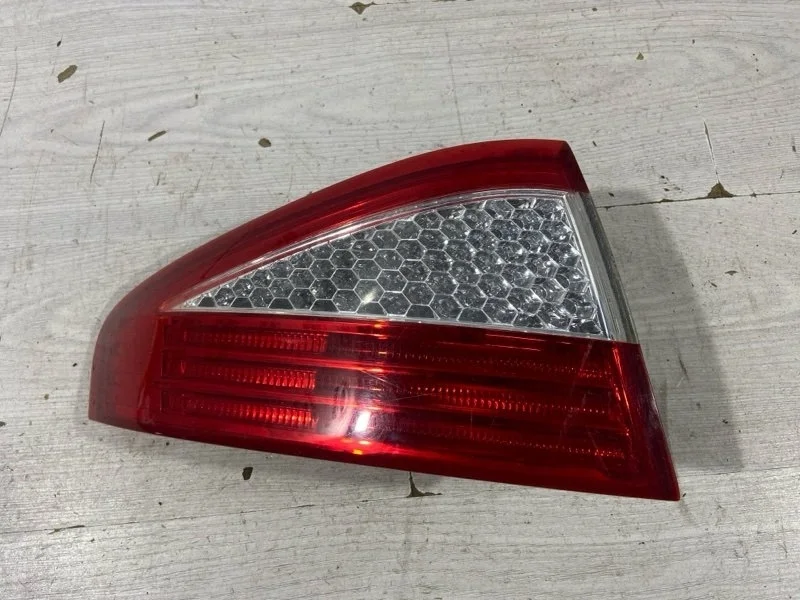 Фонарь задний наружный левый Ford Mondeo 4 (07-14)