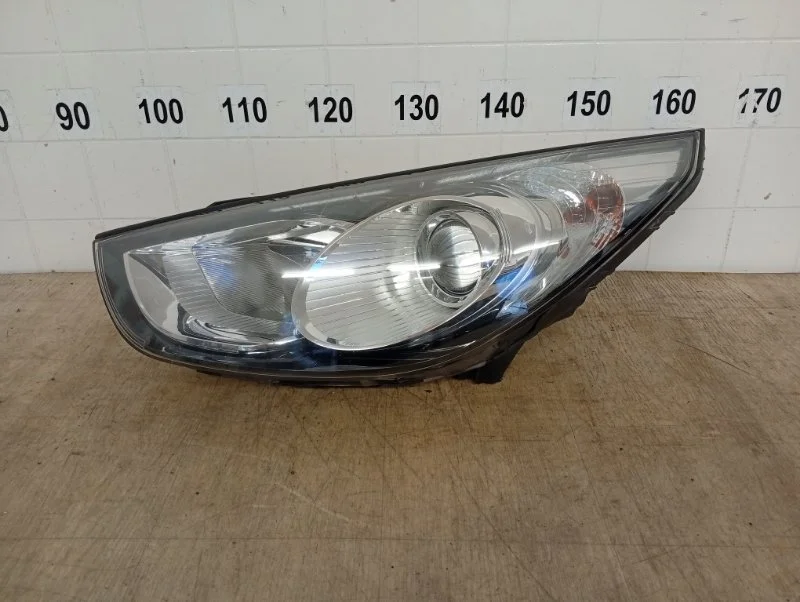 Фара HYUNDAI IX-35 2010 2011 2012 2013