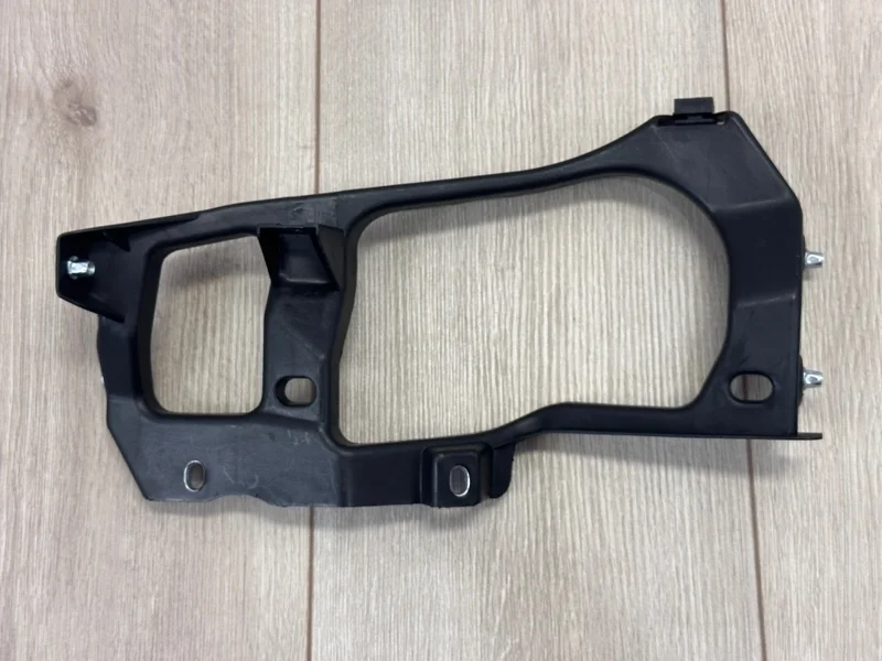 Кронштейн фары VW Touareg 2010-2018 7P