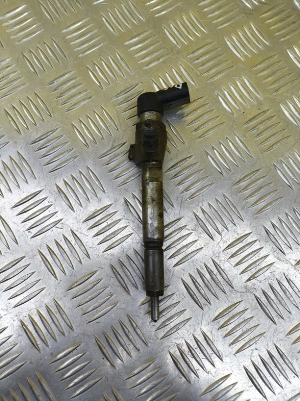 Форсунка топливная Nissan Qashqai (J10) 2006-2013 2010