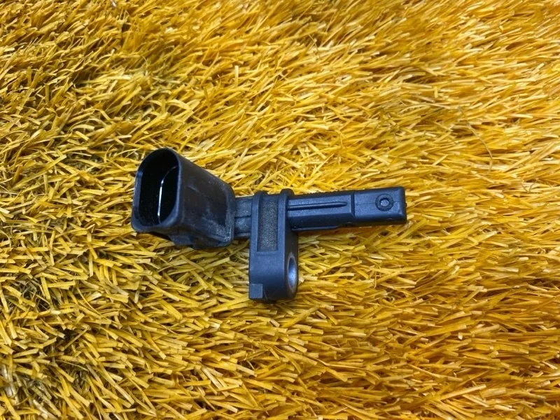 Датчик abs Volkswagen Touareg 2013 7P