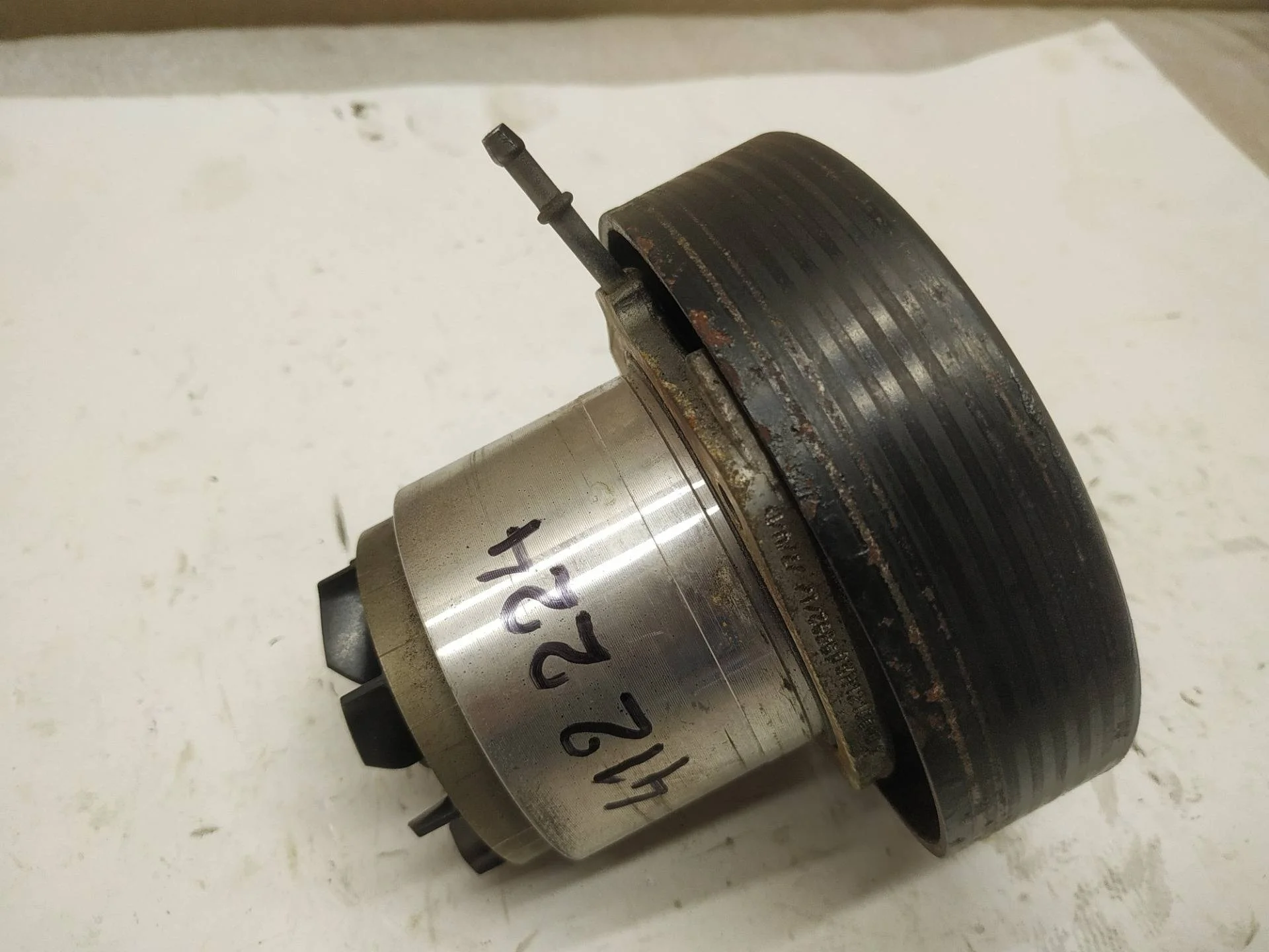 Насос (помпа) водяной Volkswagen Touareg 7P6 2011