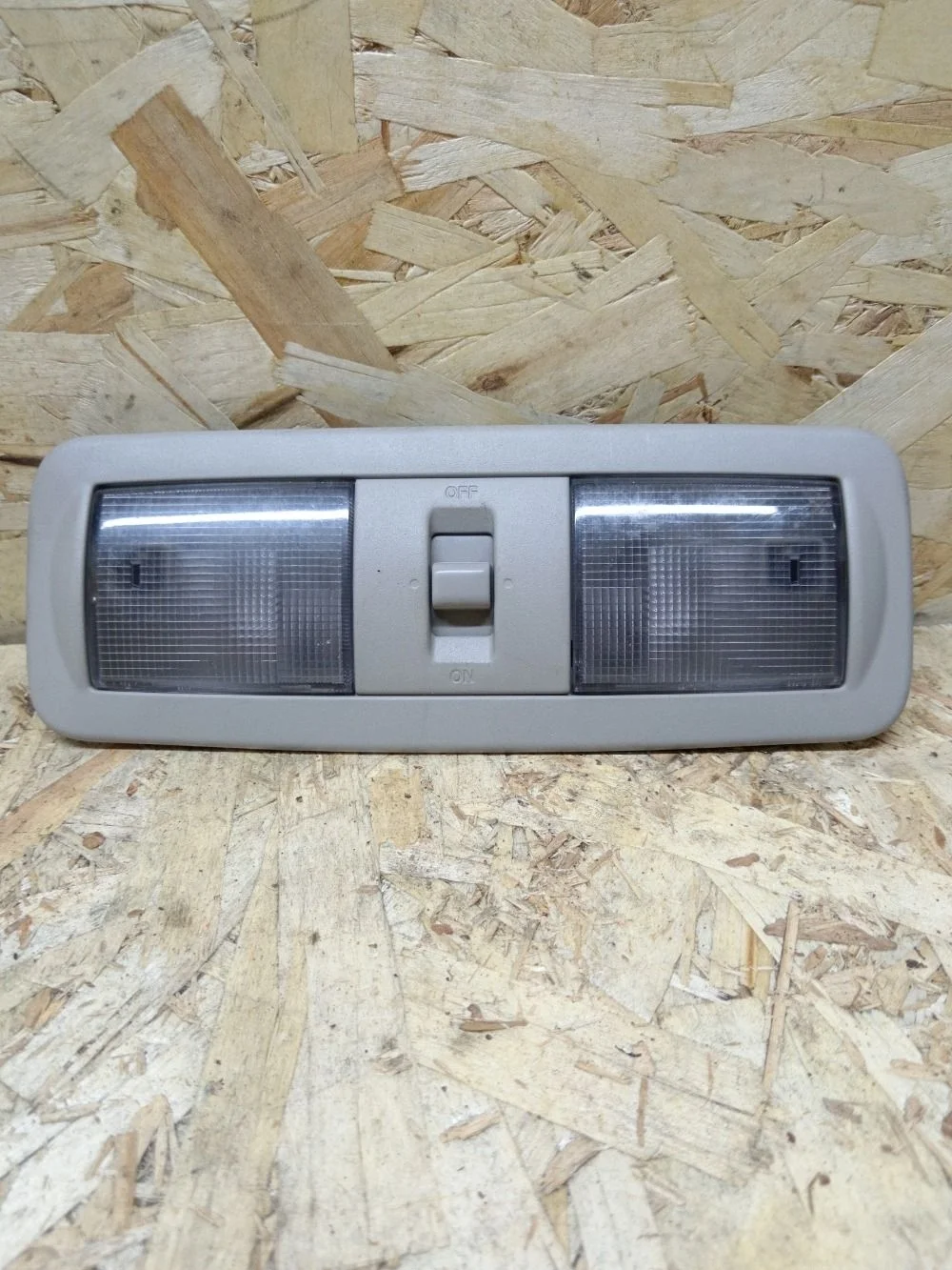 Плафон салонный Nissan Pathfinder III рестайлинг (2010—2014) 2012 KL0 - SILVER METALLIC