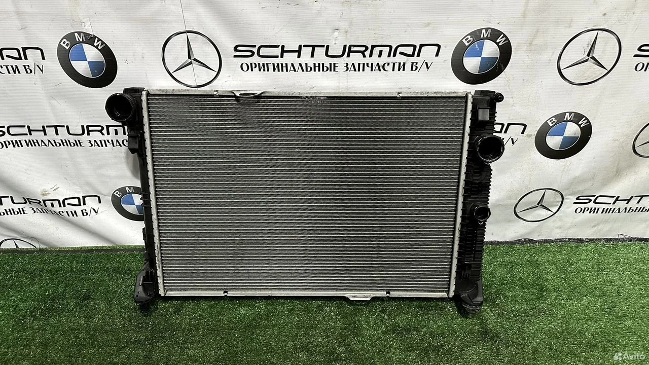 Радиатор охлаждающей жидкости mercedes a2045003703