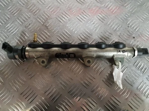 Топливная рампа Mercedes W203