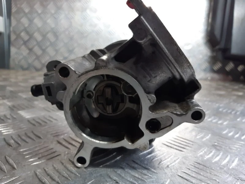 Вакуумный насос Volkswagen Passat CC