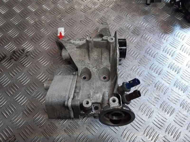 Кронштейн генератора Volkswagen Passat B7