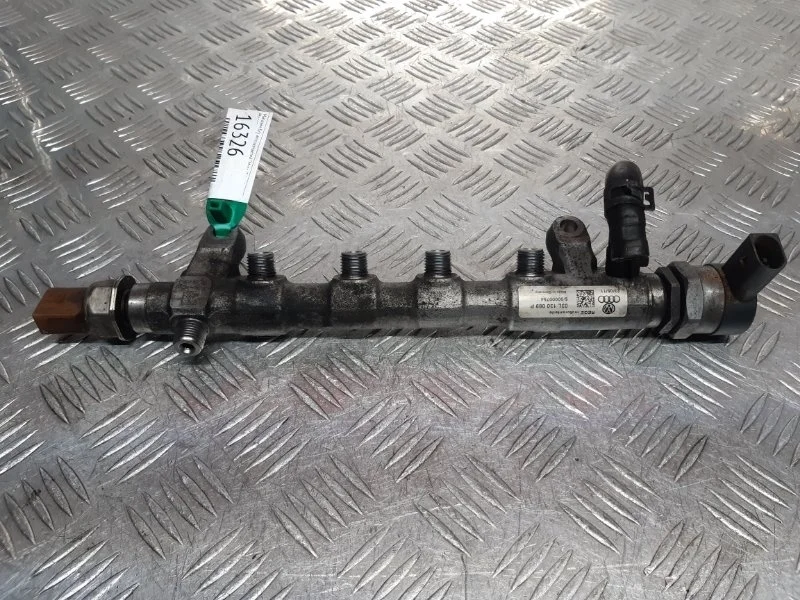 Топливная рампа Volkswagen Passat B7