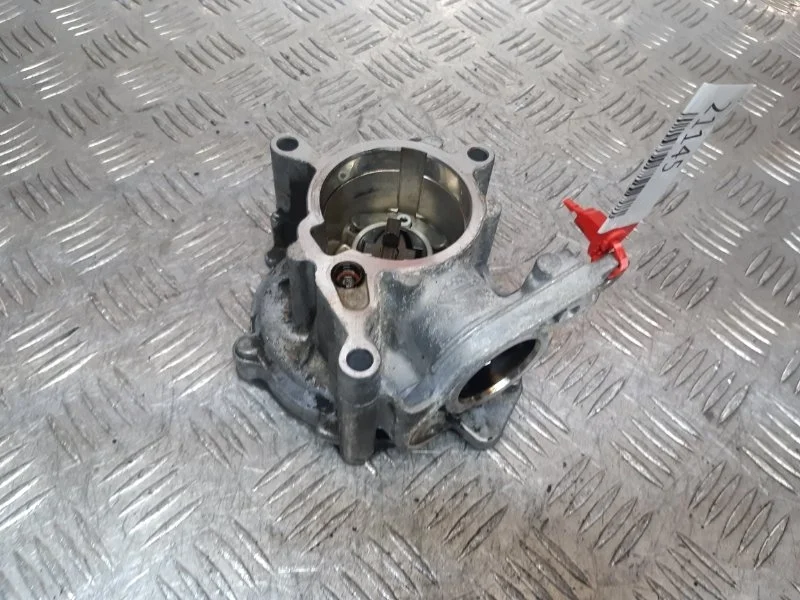 Вакуумный насос Volkswagen Passat B7