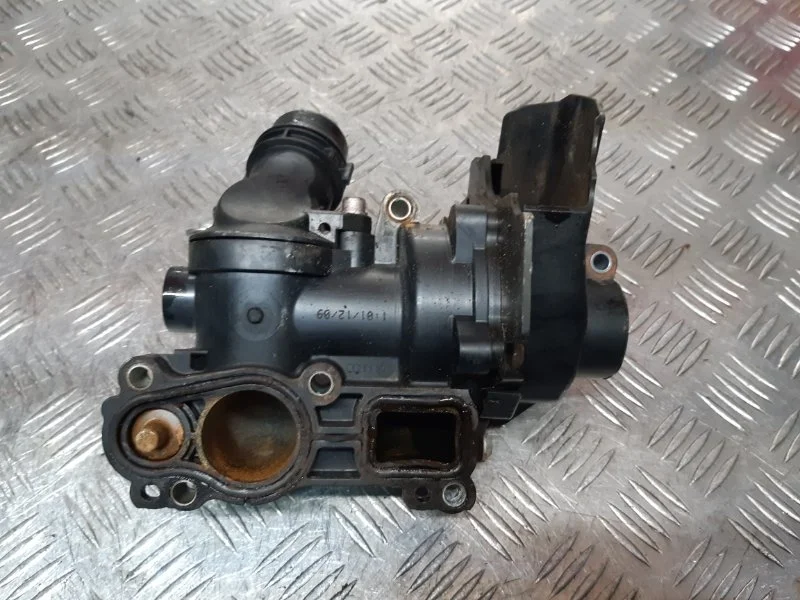 Водяной насос (помпа) Volkswagen Passat CC