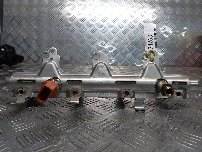 Топливная рампа Volkswagen Passat B7