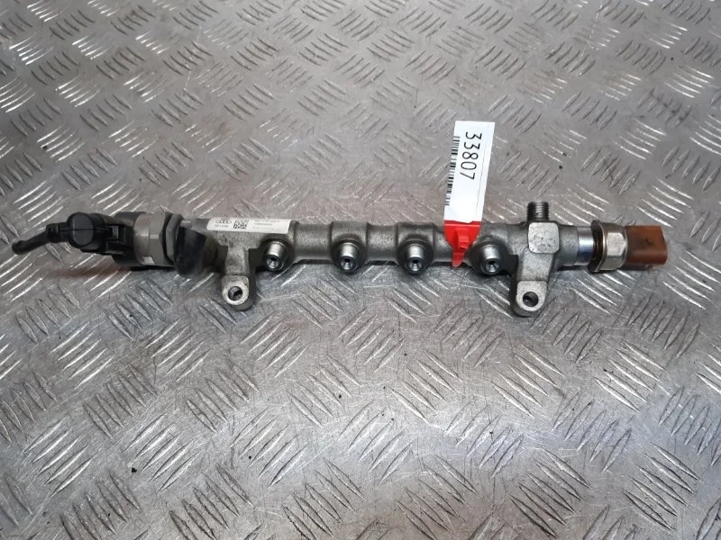 Топливная рампа Volkswagen Passat CC