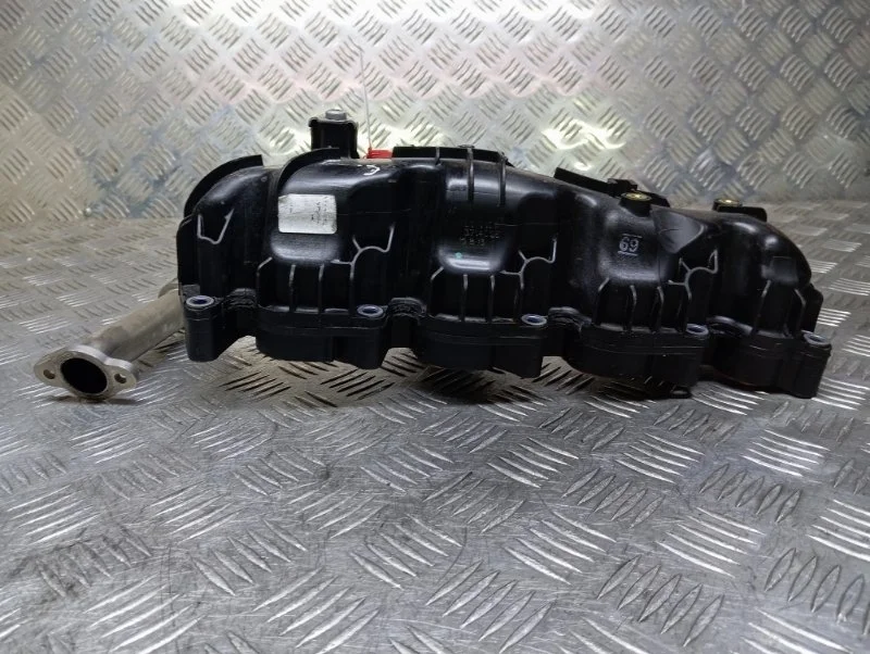 Коллектор впускной Volkswagen Passat CC