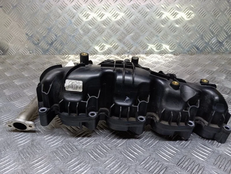 Коллектор впускной Skoda Superb 2