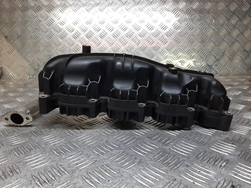 Коллектор впускной Volkswagen Golf 6