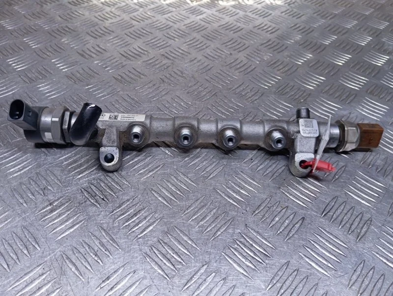 Топливная рампа Volkswagen Jetta 6