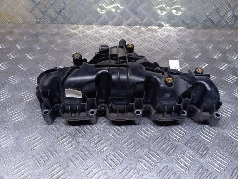 Коллектор впускной Volkswagen Golf 6