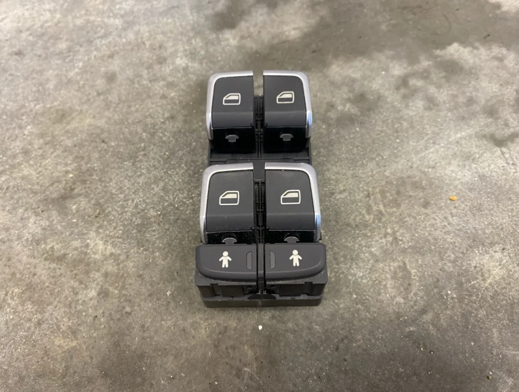Блок кнопок стеклоподъемника Audi A8 2011 D4