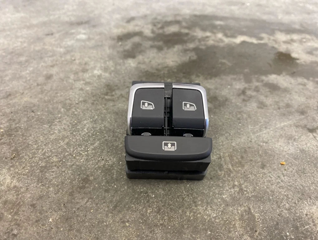 Блок кнопок стеклоподъемника Audi A8 2011 D4