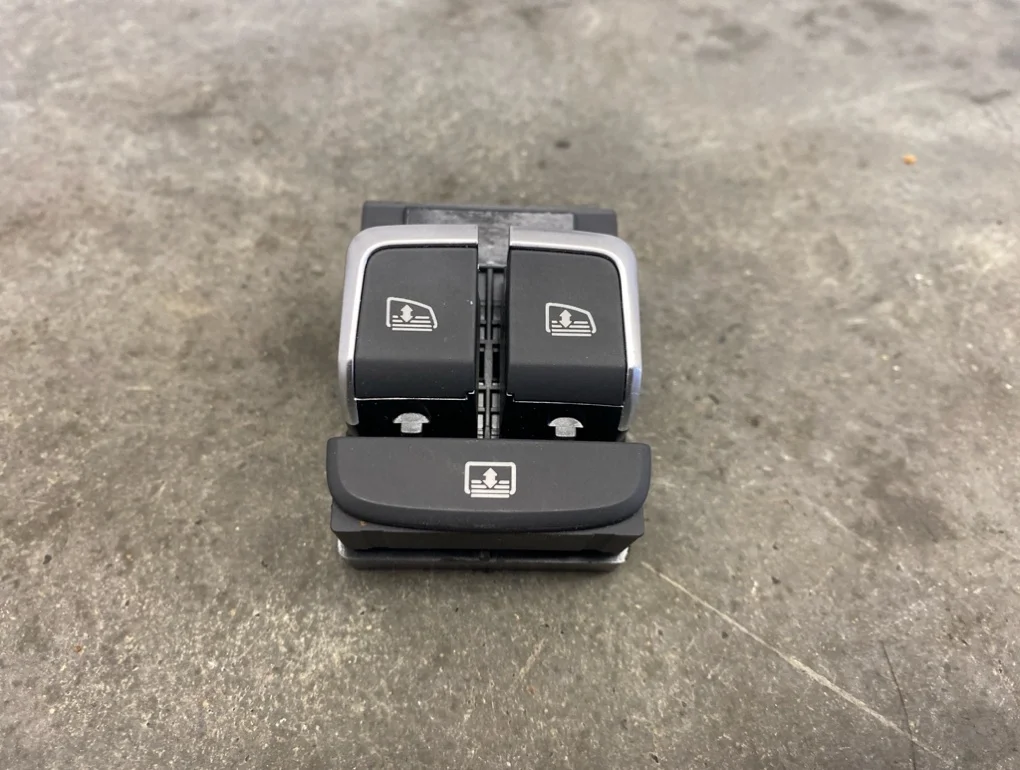 Блок кнопок стеклоподъемника Audi A8 2011 D4