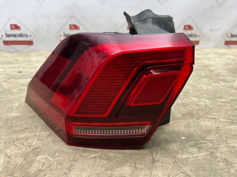 Фонарь задний левый Volkswagen Tiguan 2 2016-2024 5NA945095D MK2
