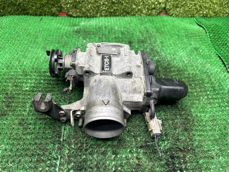 Дроссельная заслонка Lexus GS300 1997-2004