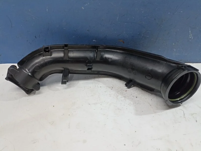 Патрубок интеркулера Volkswagen Golf 6 2012 03C145673H 1.4 CAXA