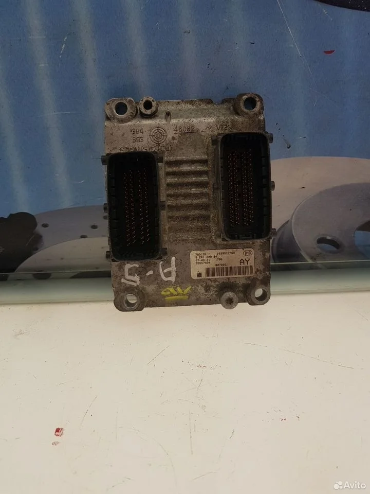 Блок управления двигателем 55557934 opel corsa d