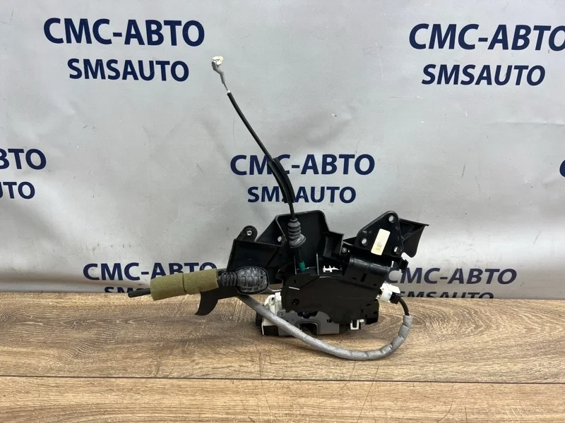 Замок двери Mercedes-Benz Glk 2011 A2047202735 X204 272.948, передний левый