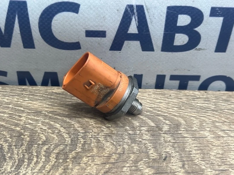 Датчик давления топлива Audi A5 06J906051D 8T 2.0T CDN