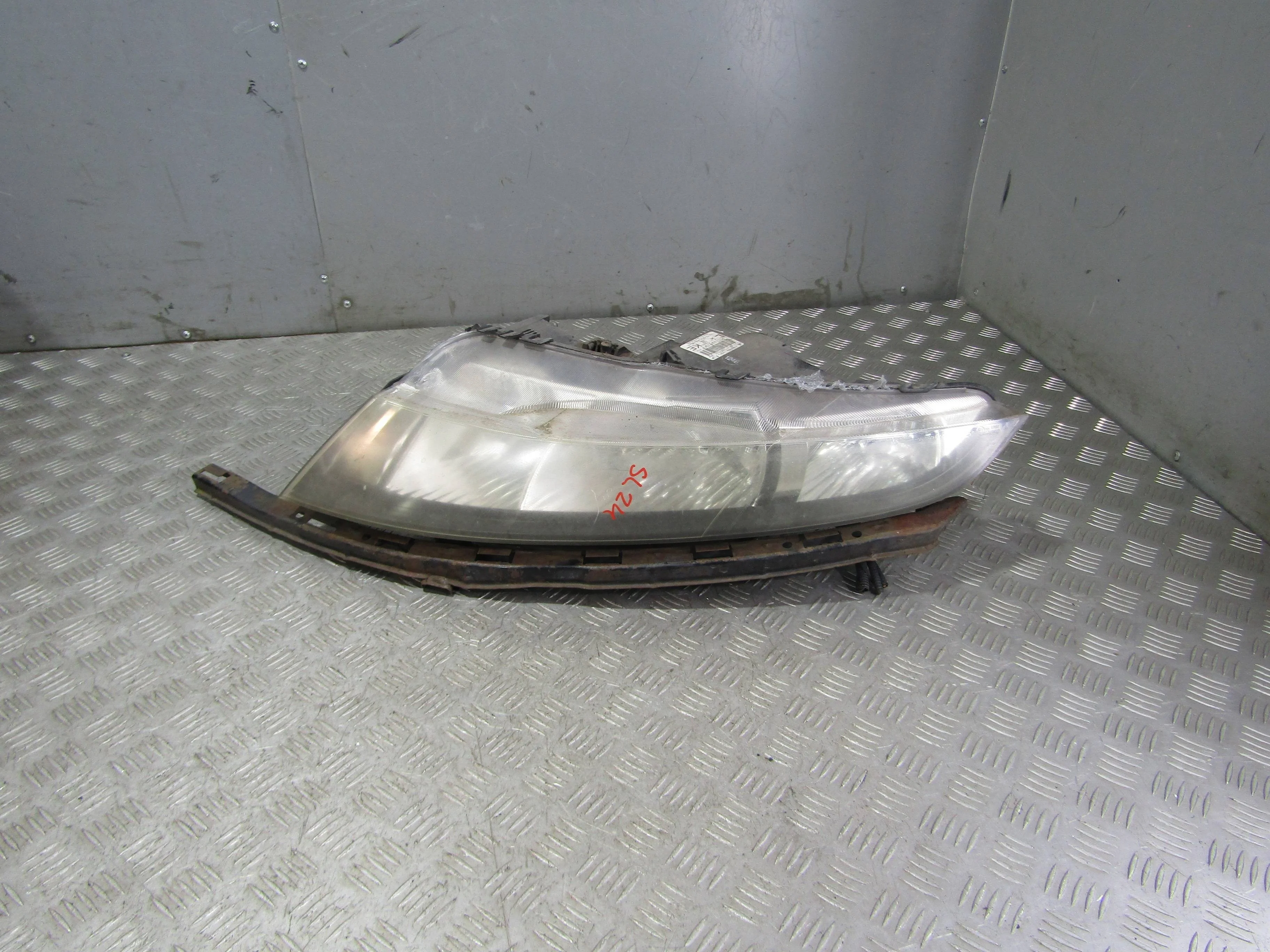 Фара левая ксенон HONDA Civic 5D 2006-2011