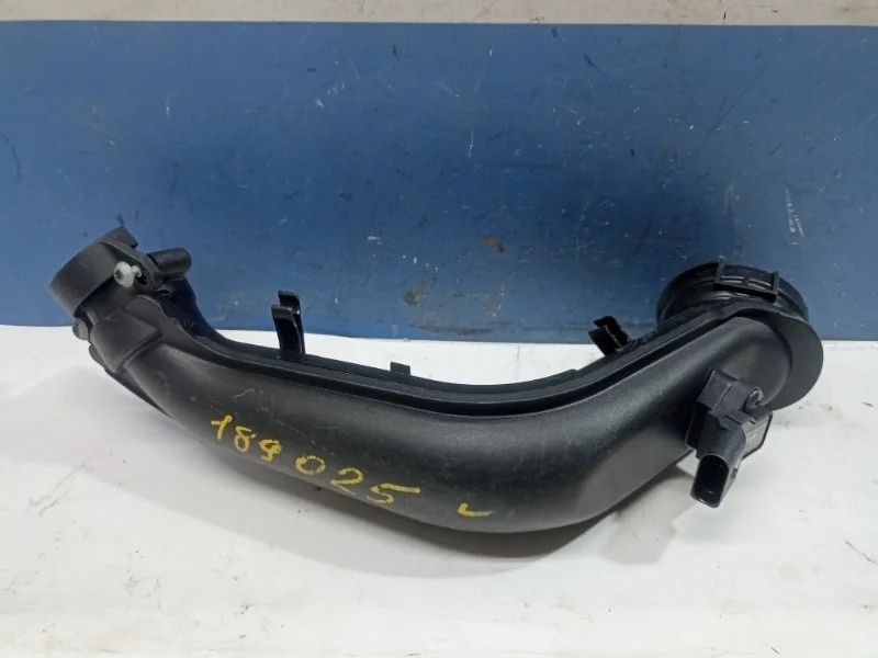Патрубок охлаждения воздуха Volkswagen Golf 6 2009-2013 03C145673H 1.4 CAXA