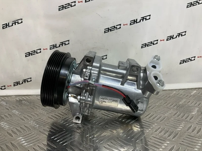 Компрессор кондиционера Renault Fluence 926004634R 1.6
