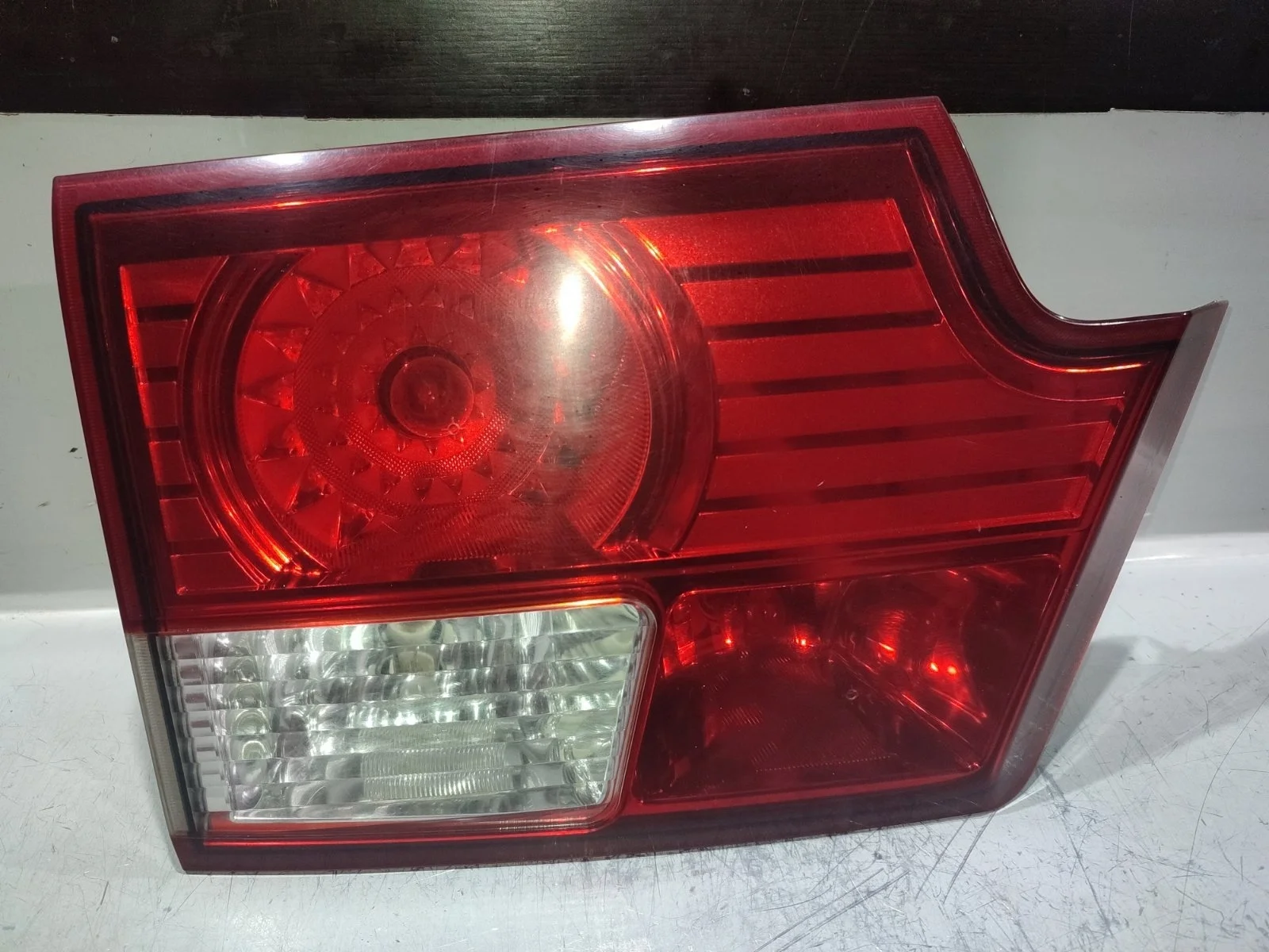 Фонарь внутренний SsangYong Kyron 2009 D130
