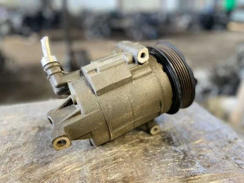 Компрессор кондиционера Chevrolet Cruze 13310692 F16D4