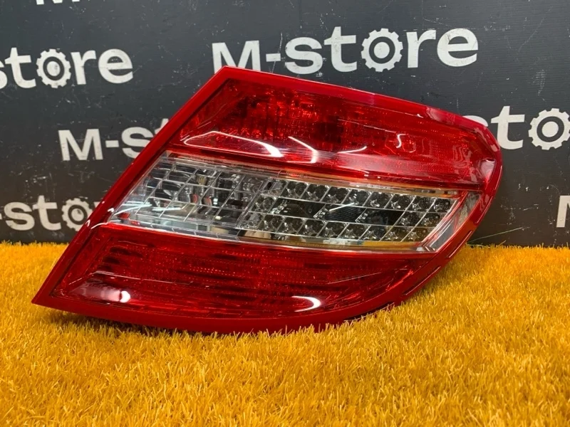 Фонарь задний Mercedes-Benz -Class 2008 W204